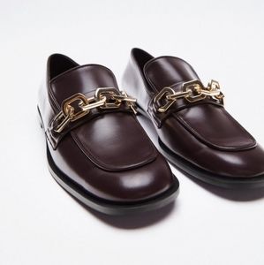 ZARA | Low Heel Chain Detail Loafers